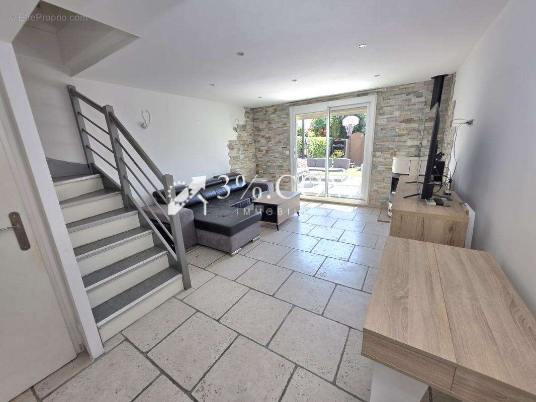 Maison en centre-ville avec garage et parking - photo 4