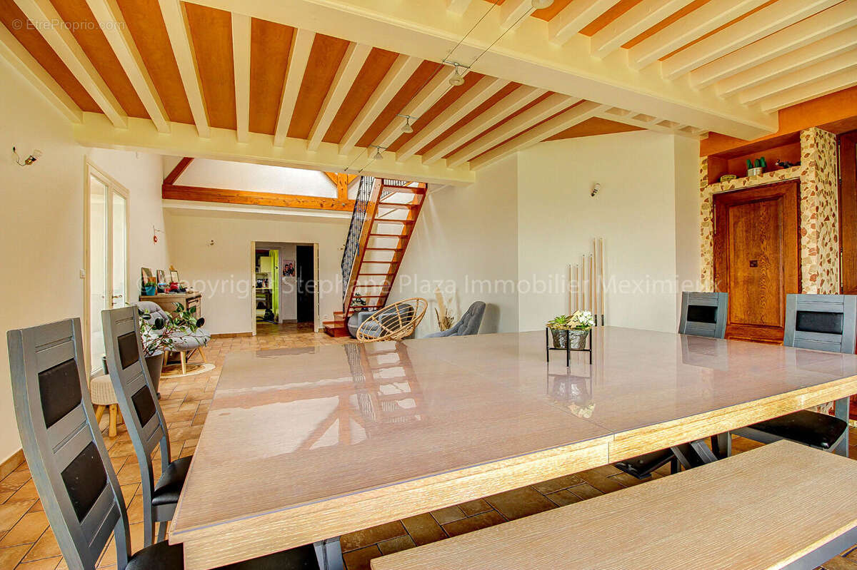 Maison à VILLIEU-LOYES-MOLLON