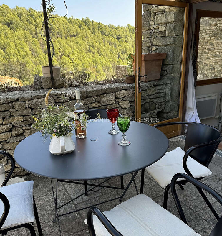 En exclusivité, à Saumane de Vaucluse, une maison d'artiste - photo 6