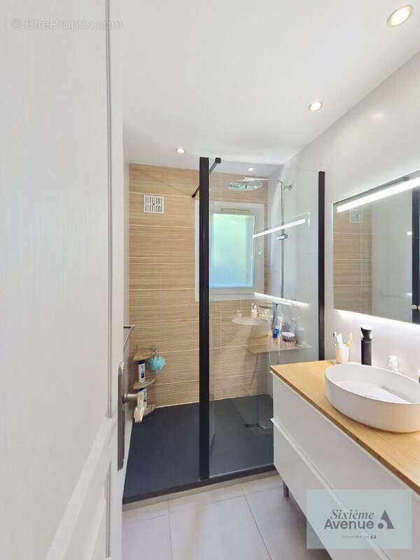 Appartement à SIX-FOURS-LES-PLAGES