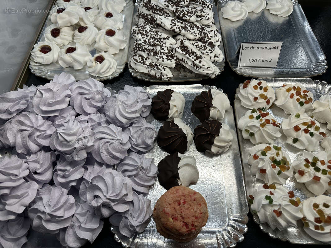 Commerce à ROUSSILLON