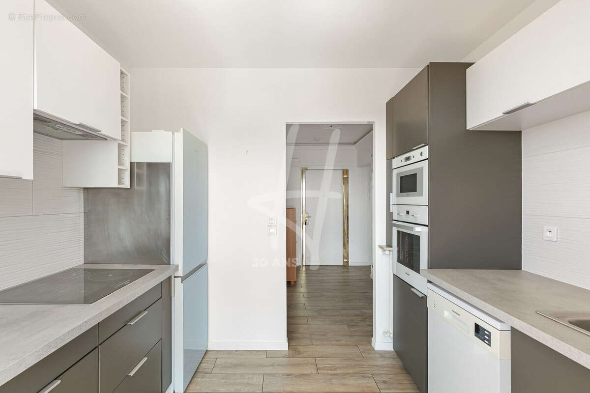 Appartement à SAINT-LAURENT-DU-VAR