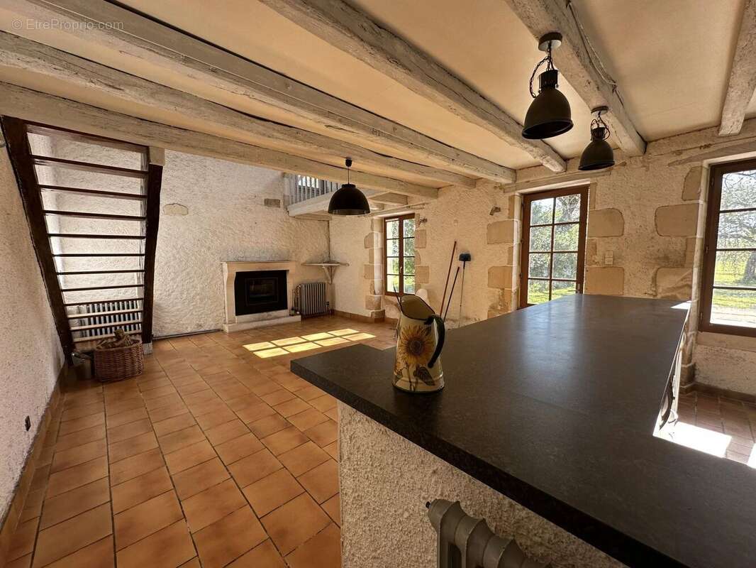 Maison à LA CHAPELLE-MOULIERE