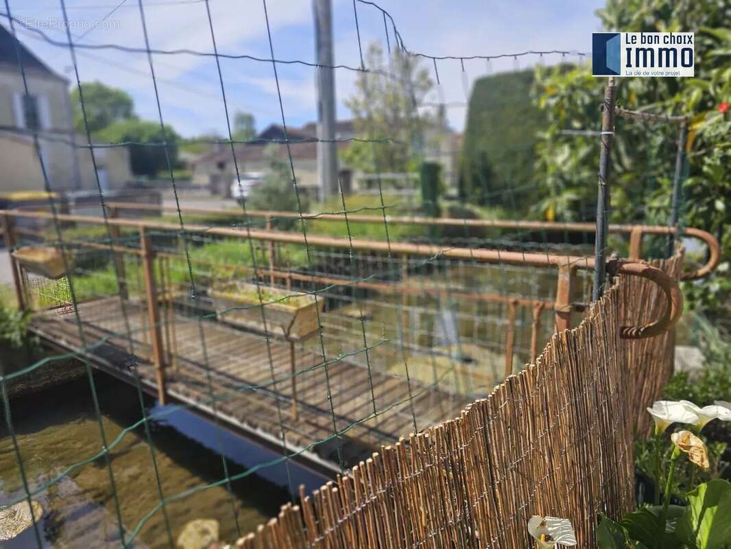 Maison à AUTHON-EBEON