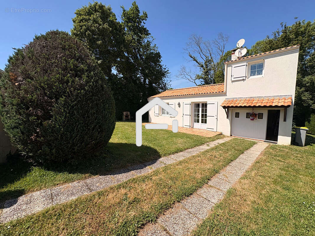 Maison à LE CHAMP-SAINT-PERE