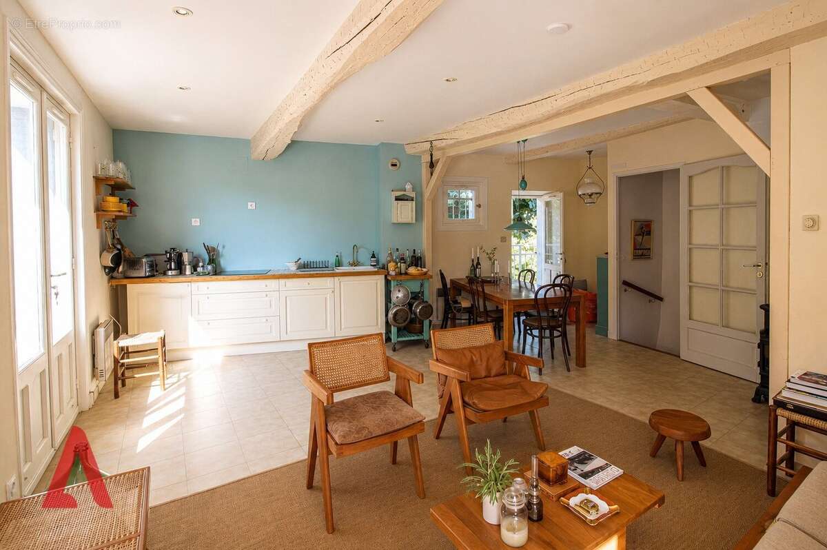 Charmante maison de village au cur de Laurens  3 chambres et terrasses - photo 4