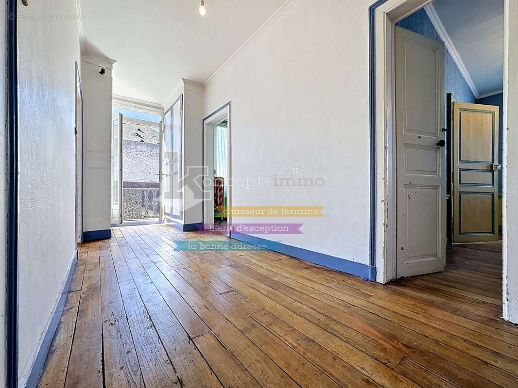 n°6 - Maison à CLERMONT