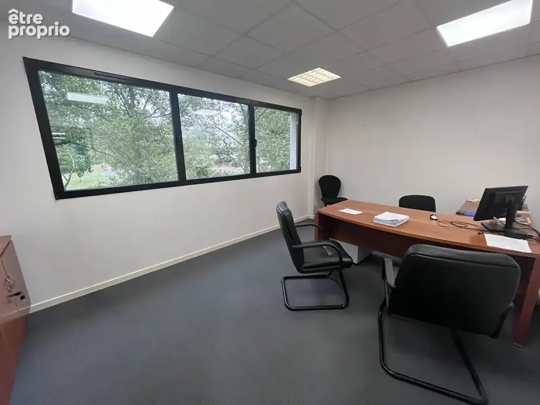 A vendre / a louer - gouesnou - bureaux de 229 m² - photo 5
