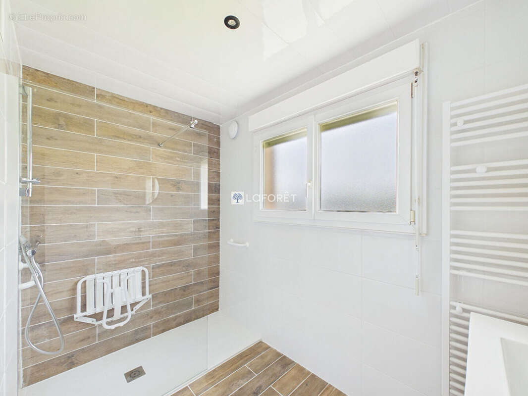 Maison Plozevet 8 pièce(s) 106 m2 - photo 8