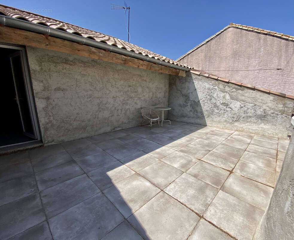 Maison à MONTOULIERS