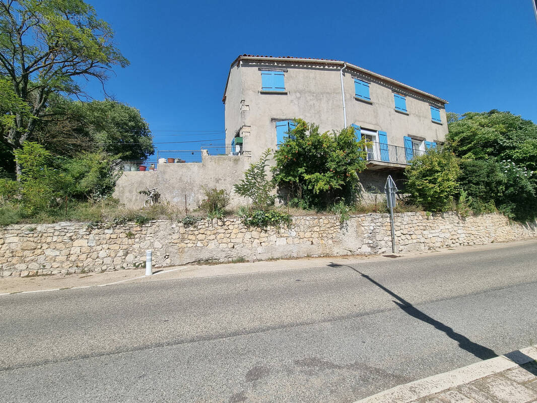 Maison à ARTIGNOSC-SUR-VERDON