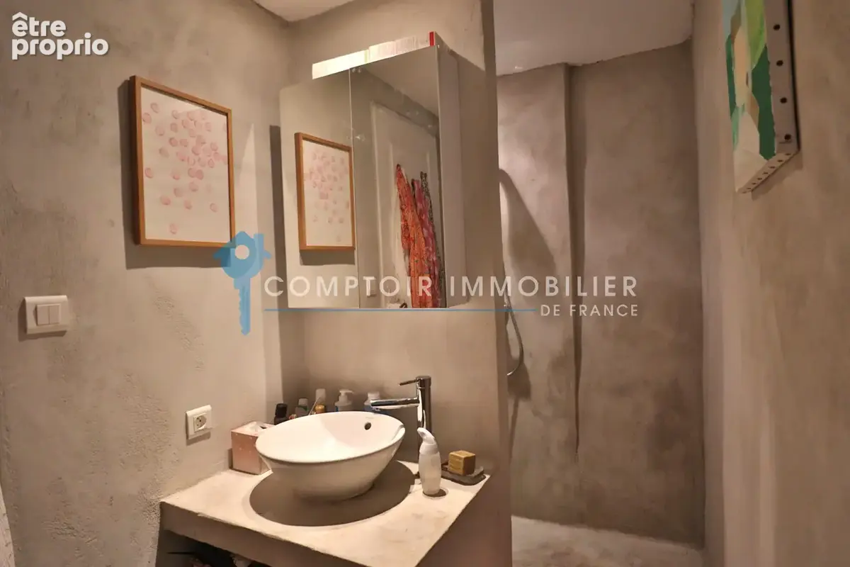 Dept 84 - Goult - Ravissante et atypique propriété en pierre 150 m2 + terrain avec garage et piscine non atten - photo 17