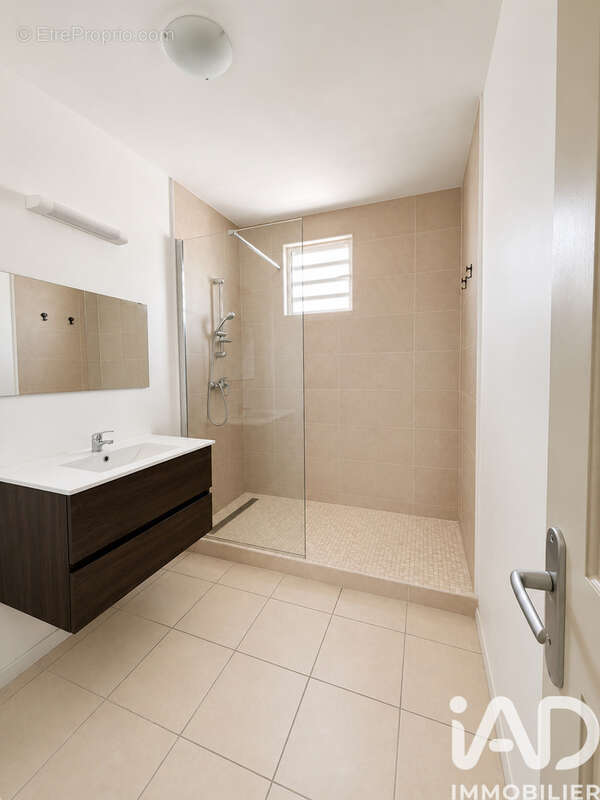 Photo 8 - Appartement à SAINT-DENIS