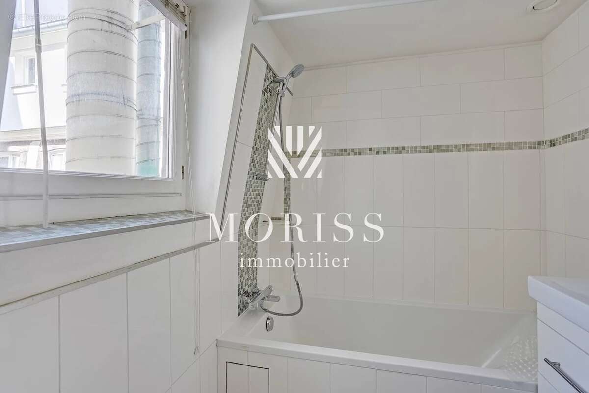 Appartement à PARIS-1E