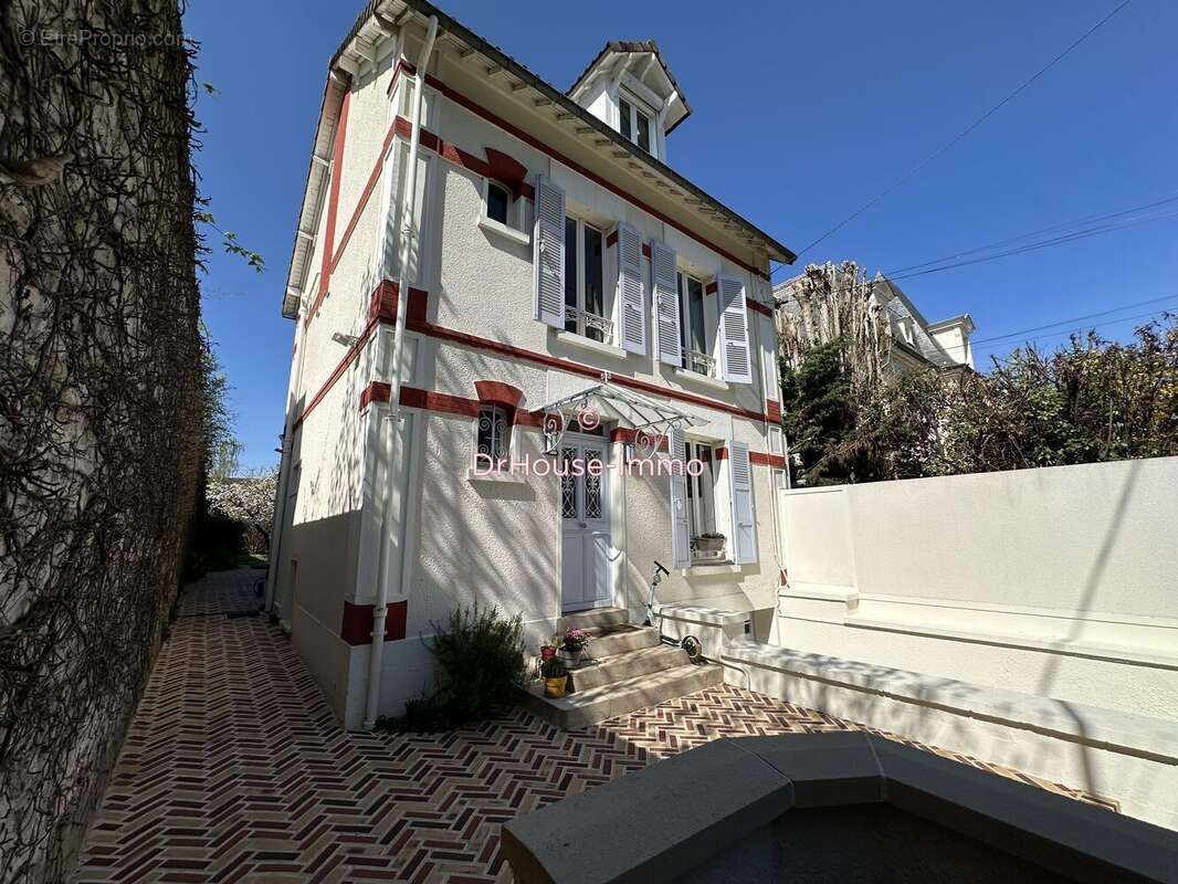 Maison à MANTES-LA-JOLIE