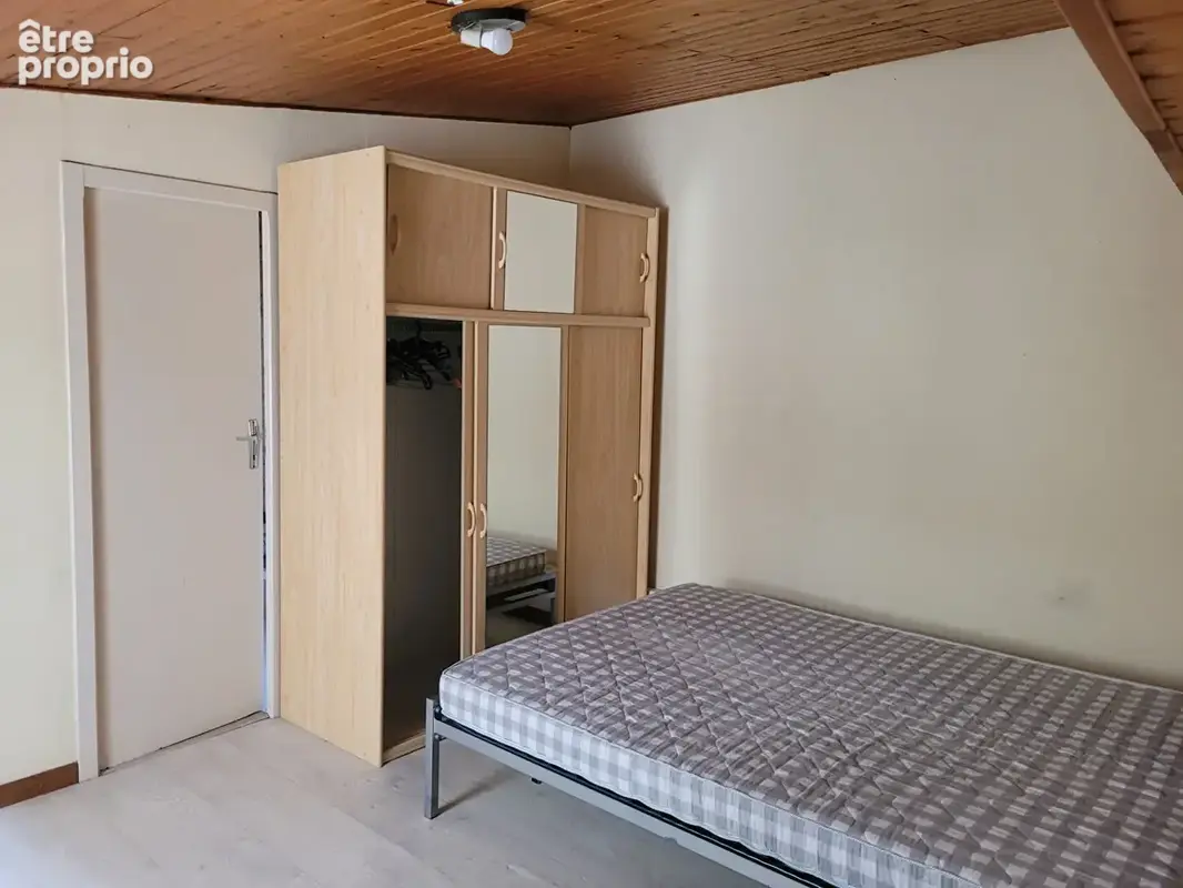 ROCHEFORT hyper centre - un appartement meublé de 27 m² au 2ème étage loué - photo 6