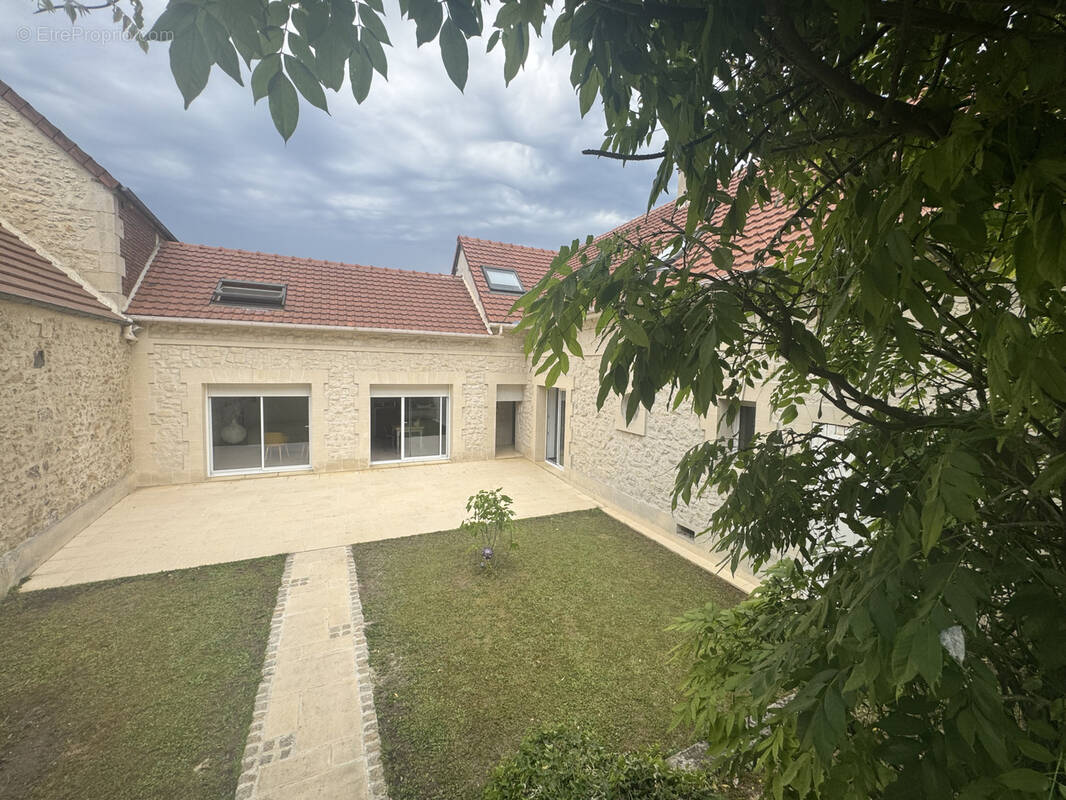 Maison à BETHISY-SAINT-PIERRE