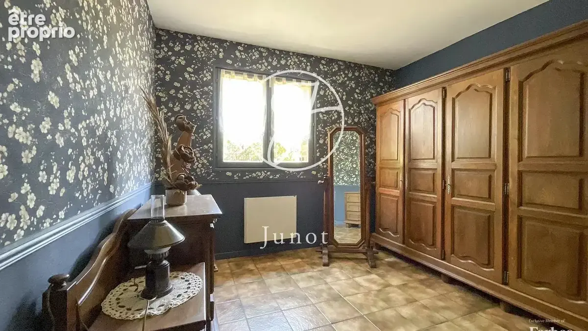 WATTRELOS - Maison individuelle 131 m² - 5 pièces – 4 chambres – Terrain 574m² - Jardin - photo 13