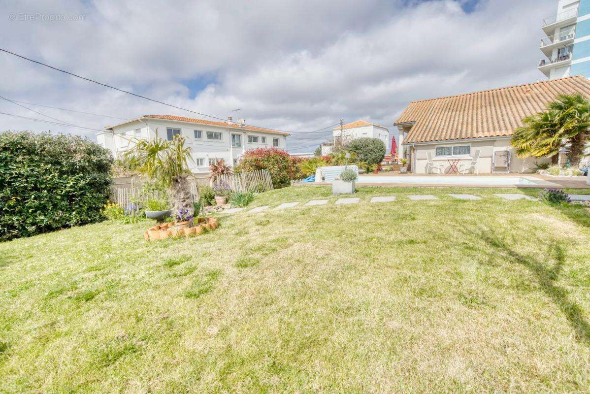 Maison à SAINT-GEORGES-DE-DIDONNE