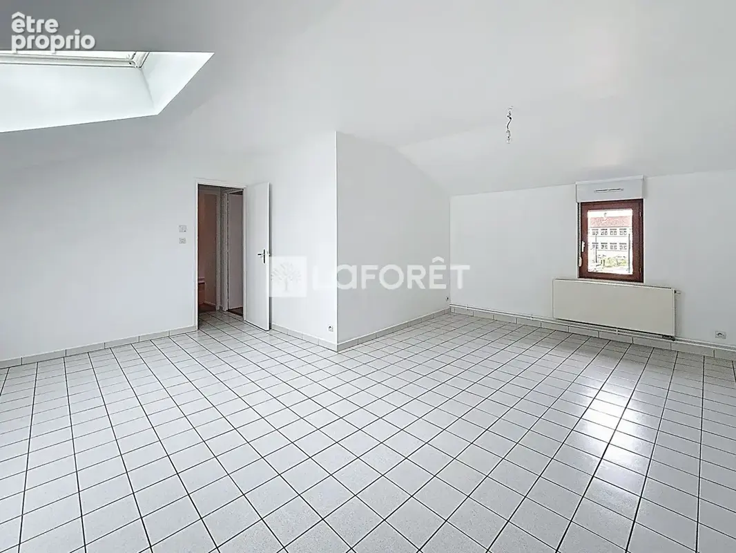 Appartement a renover chalons en champagne - 3 pièce(s) - 69.45 m2 - photo 2