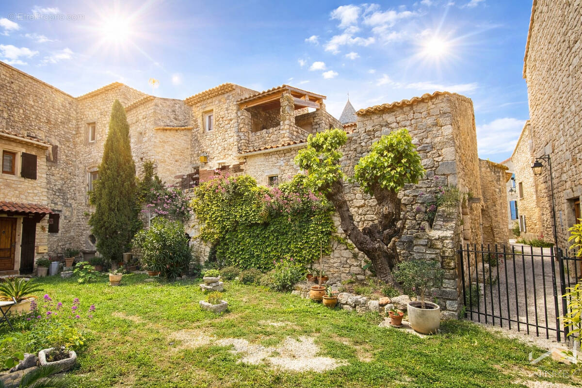 Maison à LA GARDE-ADHEMAR