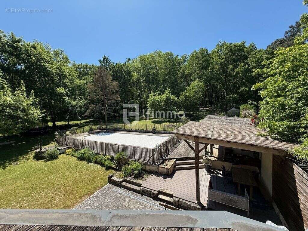 Maison à AYGUEMORTE-LES-GRAVES