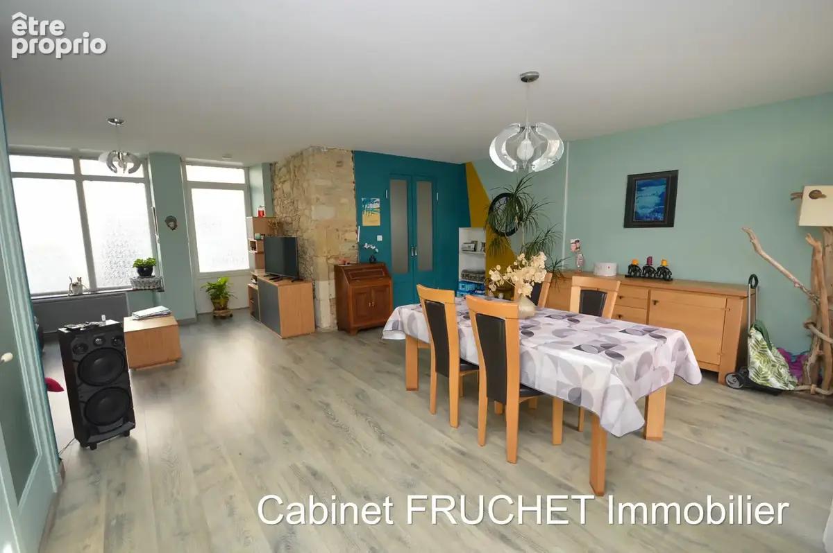 CHANTONNAY - En centre ville - Maison avec 3 chambres et extérieur - photo 2