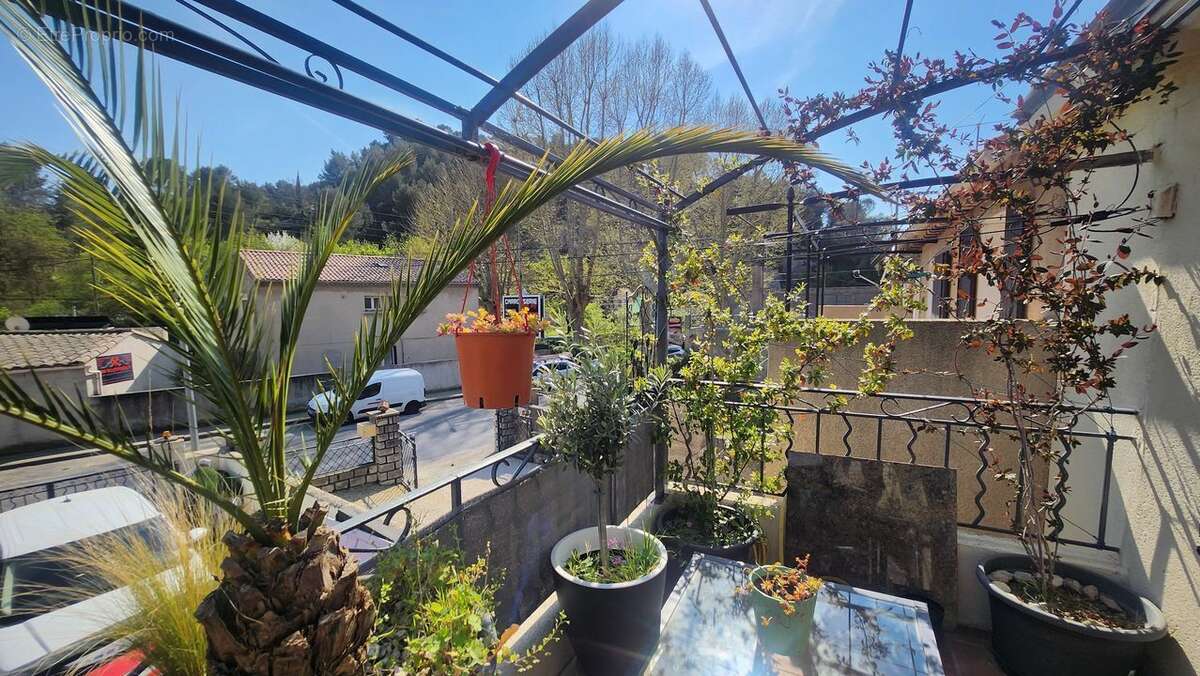 Auriol - maison jumelée T3  de 70m² - vente urgente - cause - Maison à AURIOL