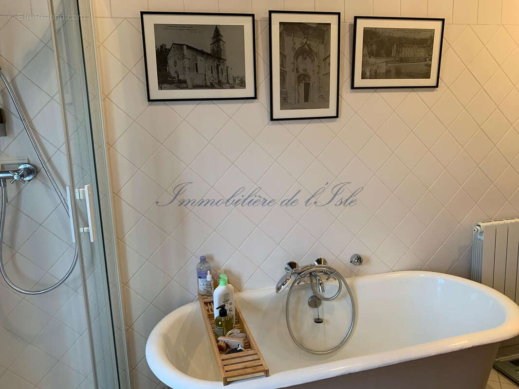 Maison à CHAMPAGNAC-DE-BELAIR
