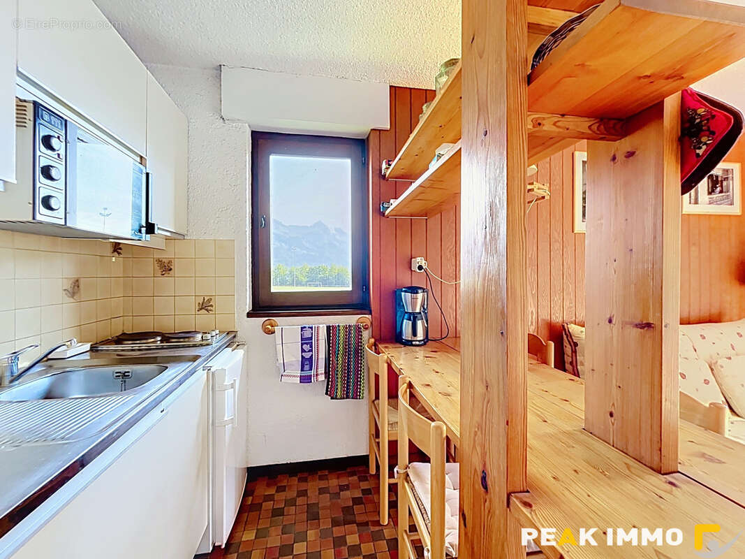 F2 + chambre cabine et alcôve - 36 m2 - Combloux - photo 6
