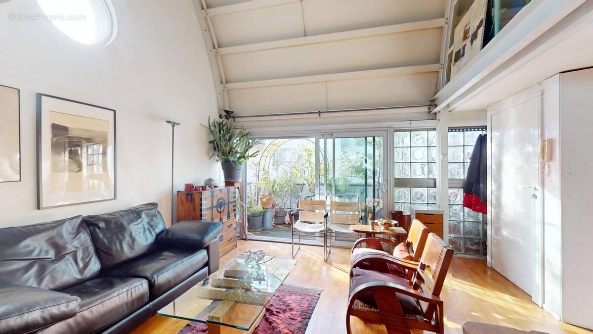 Appartement à PARIS-14E