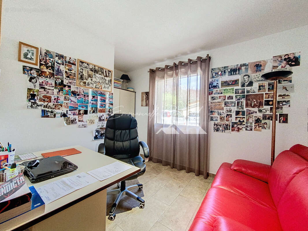 Maison à SAINT-JEAN-DU-BRUEL