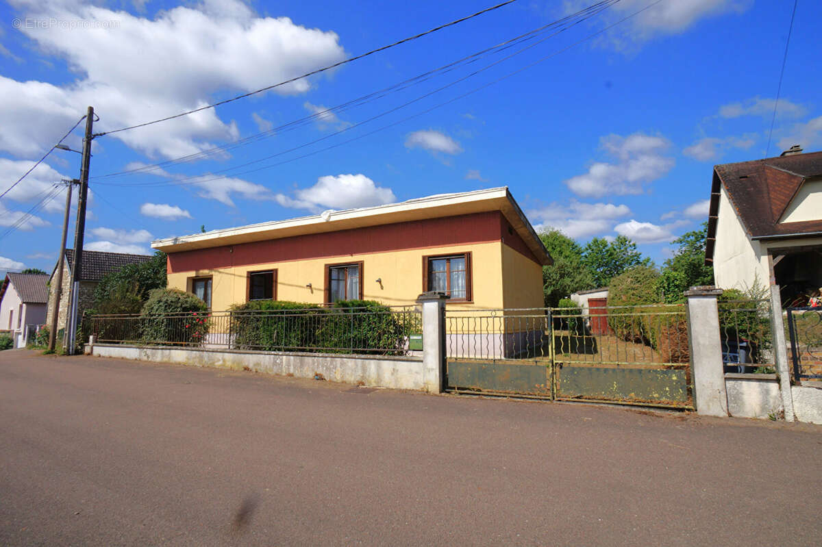 Maison à CHICHERY