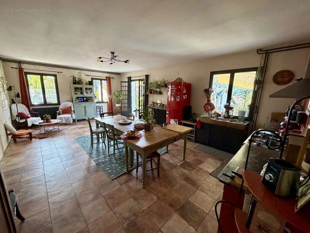 Maison de 186m2 à Castillon-en-Couserans - photo 3