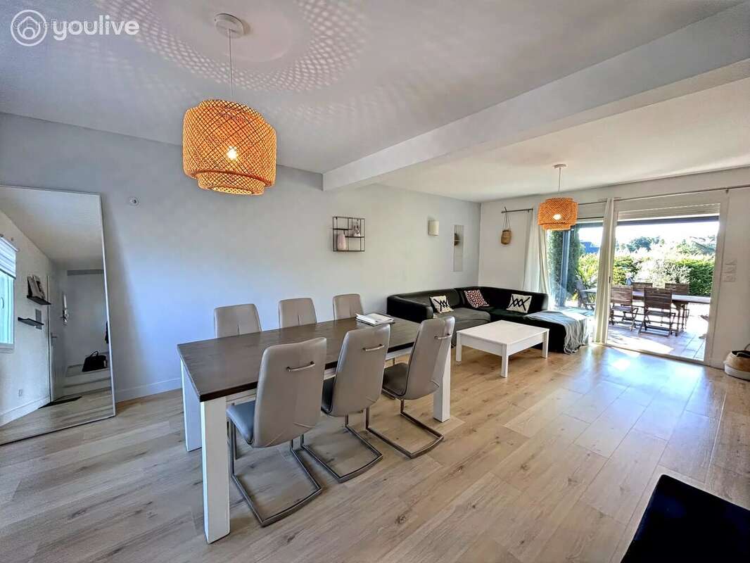 Maison lumineuse avec superbe terrain paysager - photo 8