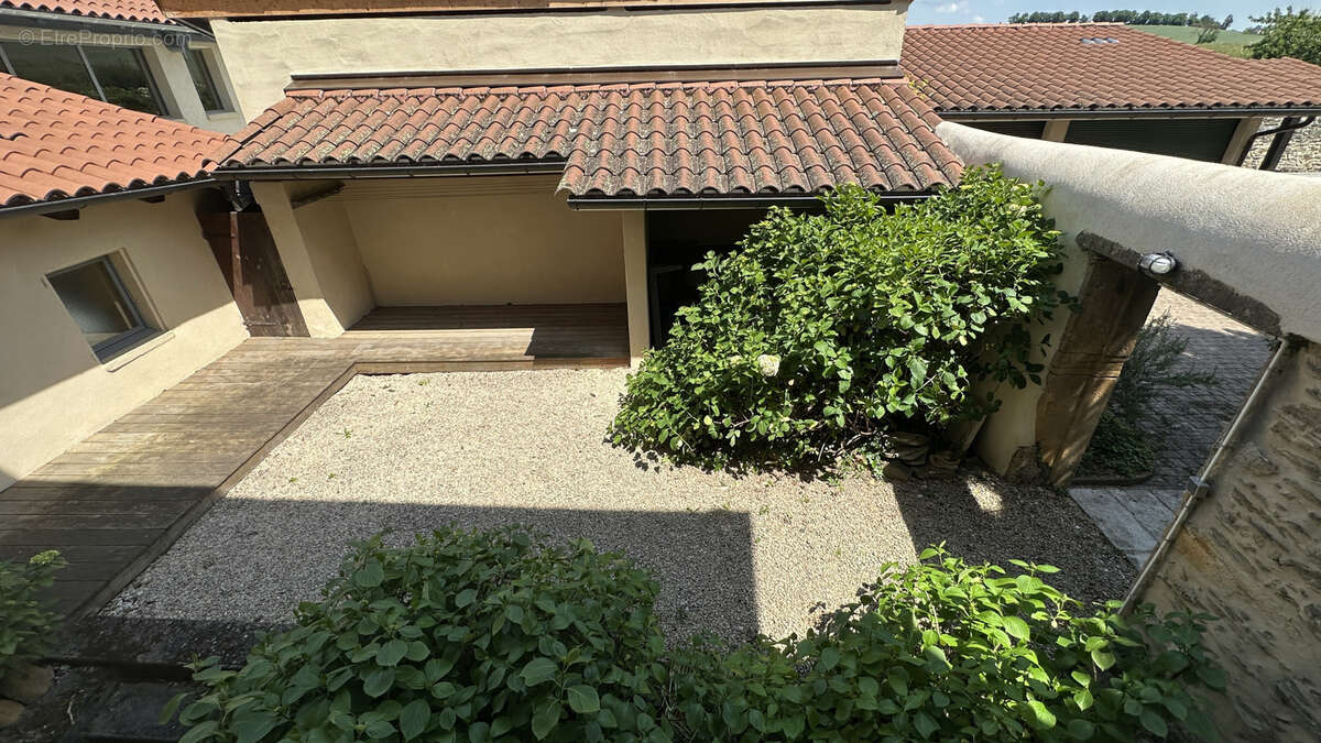 Maison à FLEURIEUX-SUR-L'ARBRESLE