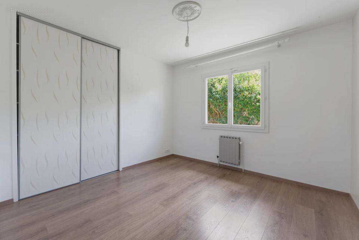 Maison de 6 pièces de 142 m² à Sallebœuf - photo 7