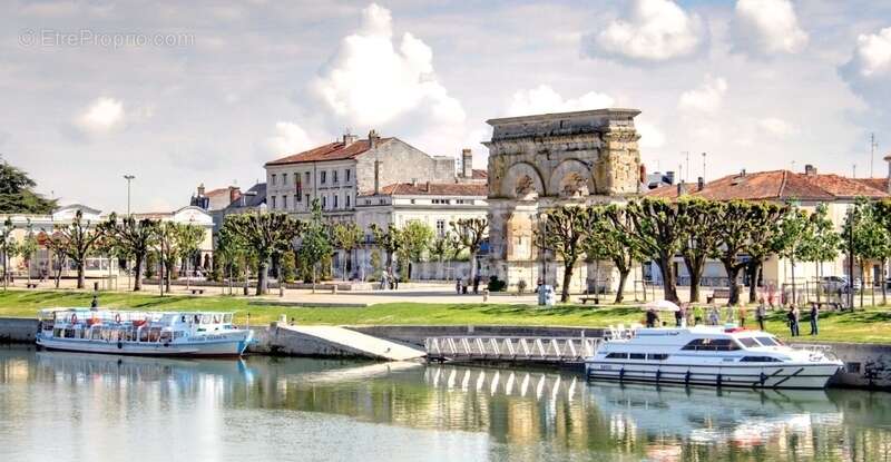 Commerce à SAINTES