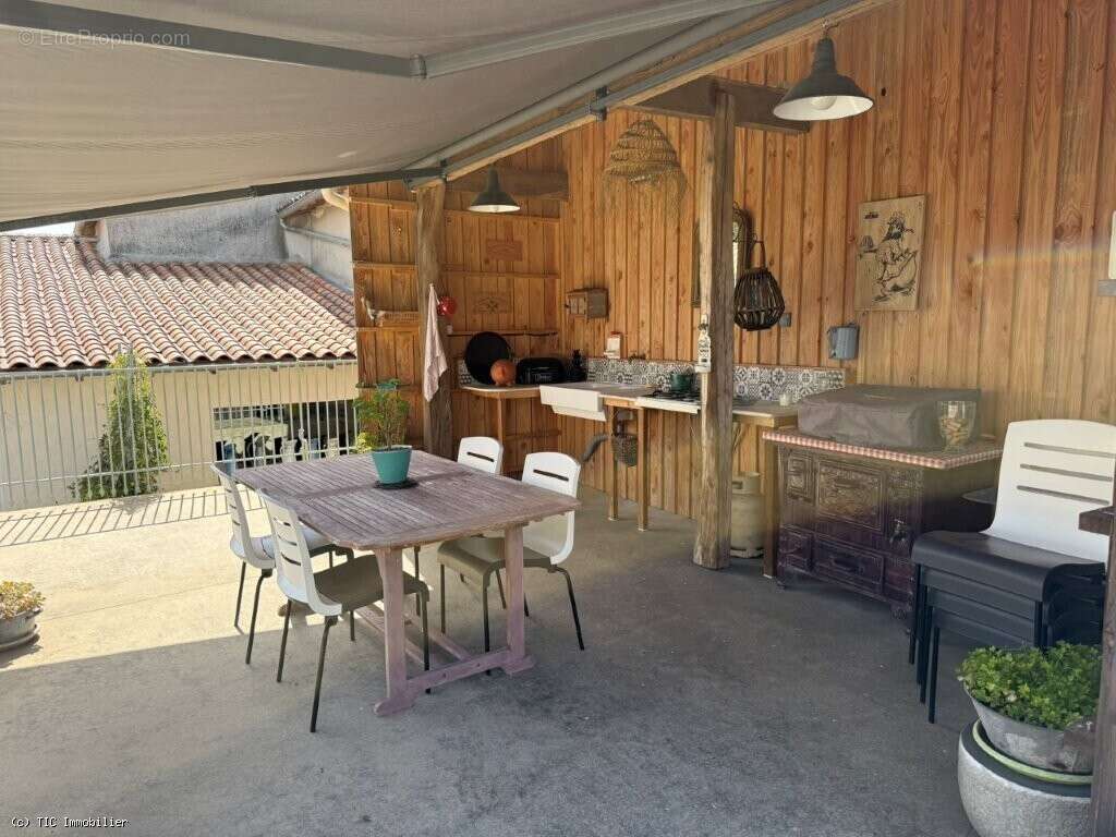 Maison à VILLEFAGNAN
