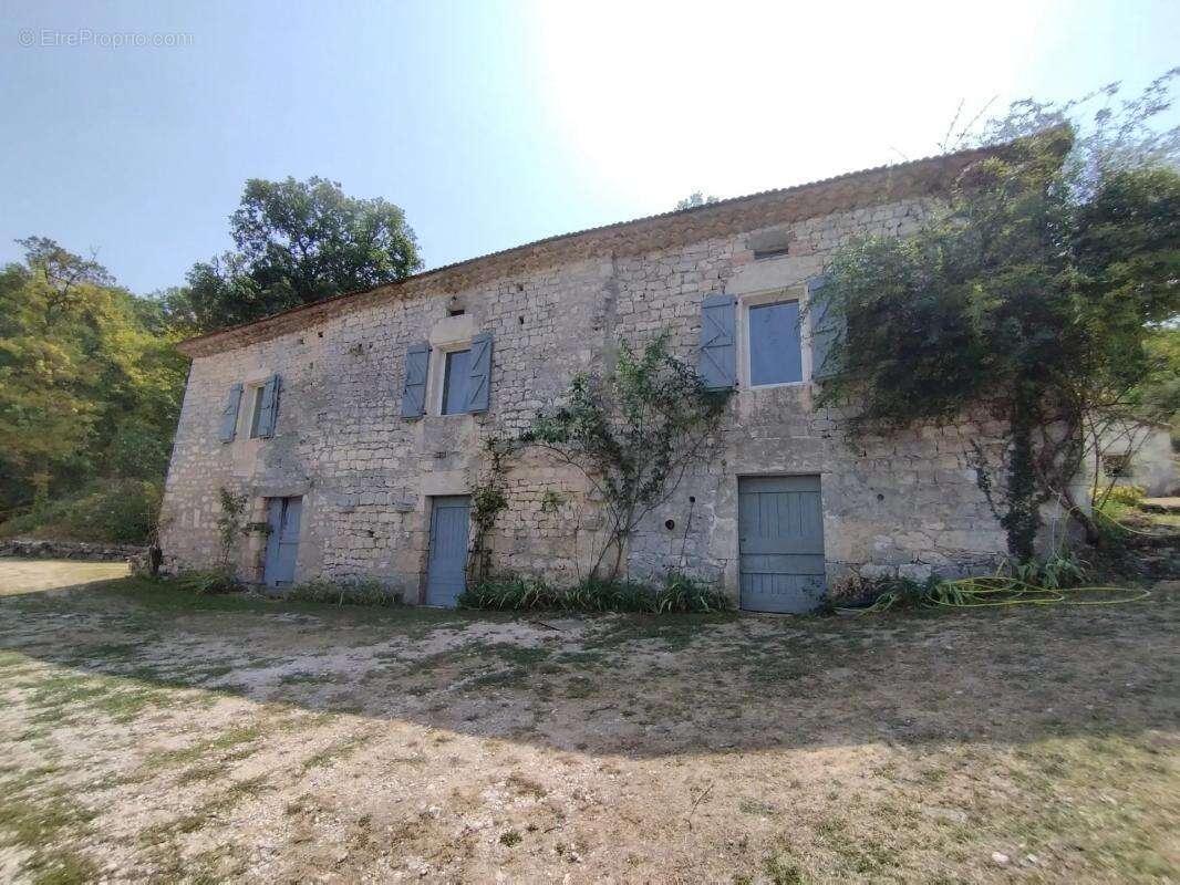 Maison à CASTELNAU-MONTRATIER