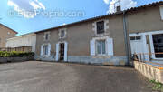 Maison à LA CHAPELLE-BATON