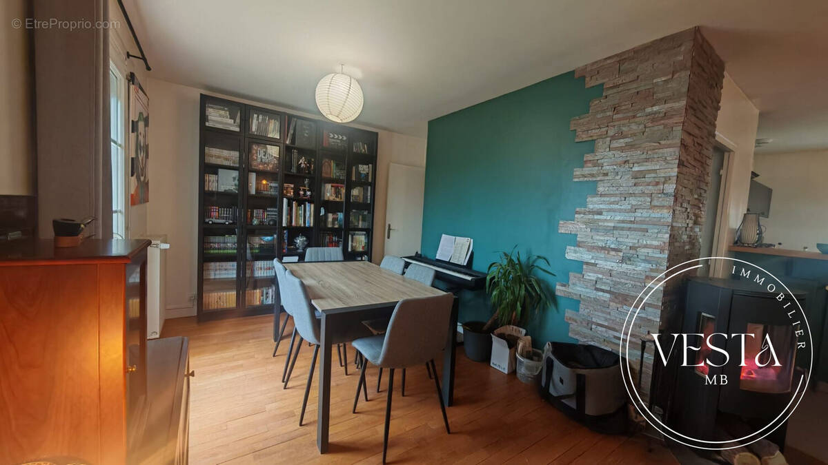 Maison à MIREBEAU-SUR-BEZE