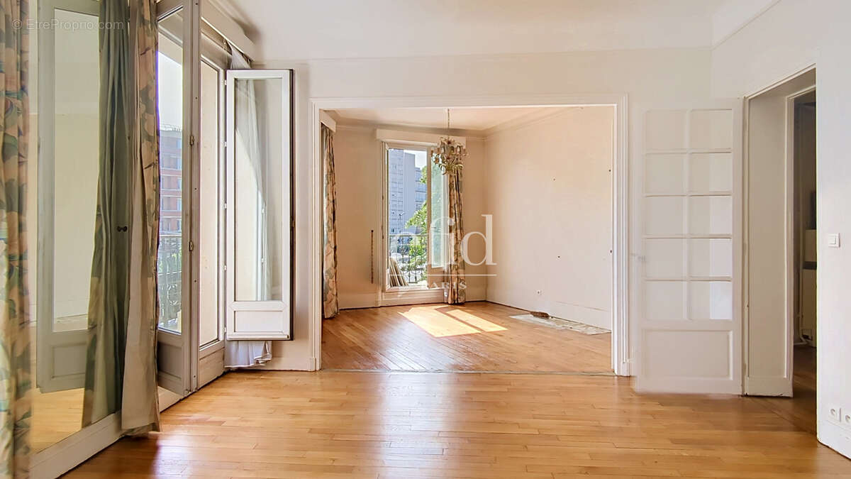 Appartement à PARIS-20E