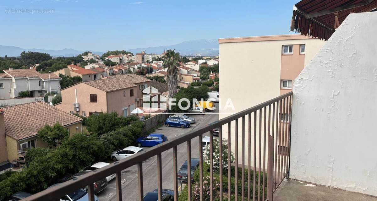 Perpignan saint assiscle t3  grand balcon ,parking et cave - photo 2