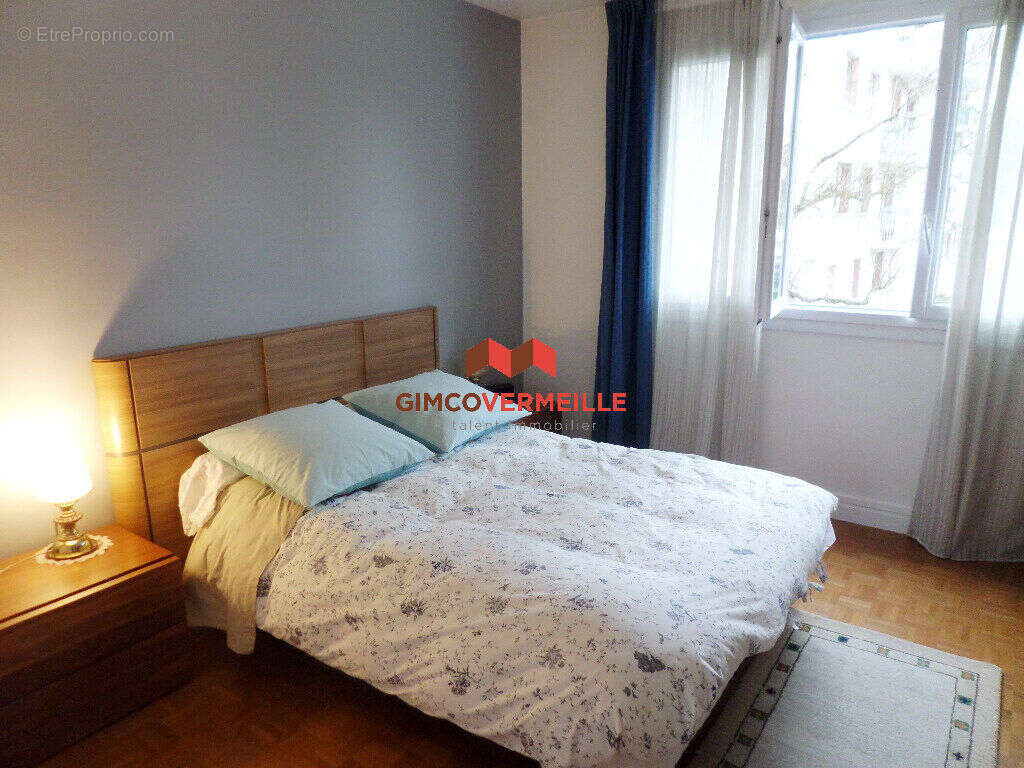 Appartement à LA CELLE-SAINT-CLOUD