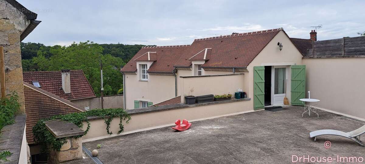 Maison à NESLES-LA-VALLEE