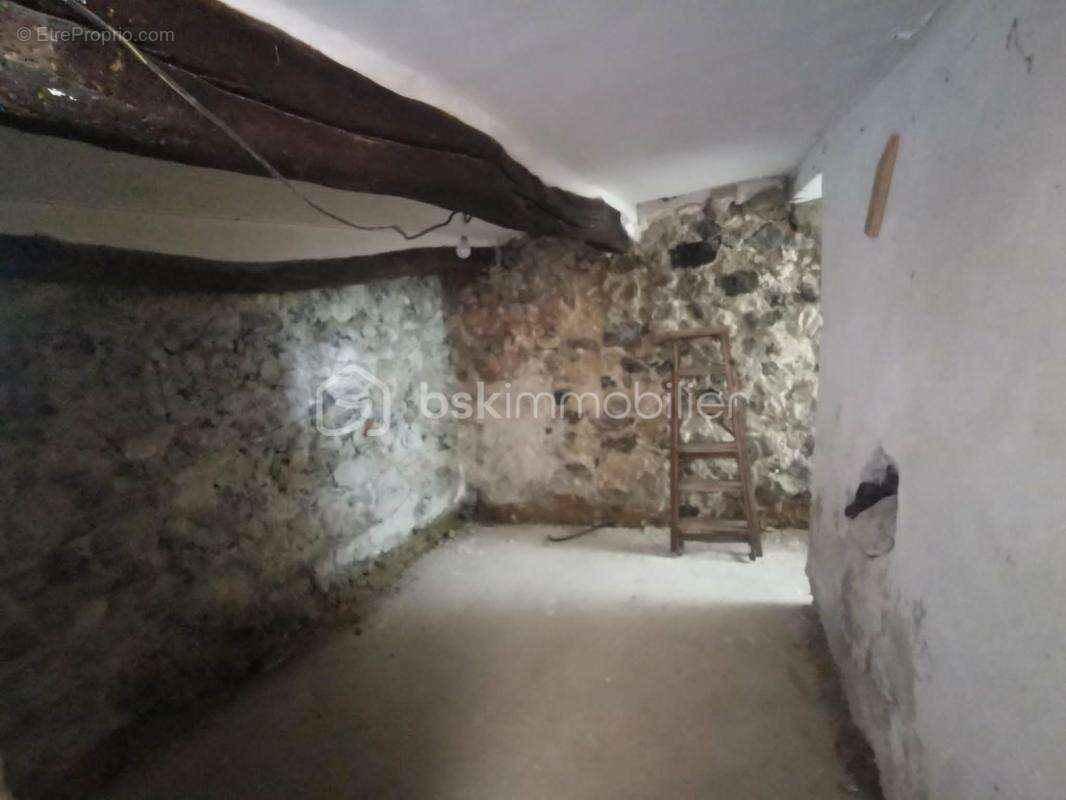 Appartement à THOARD