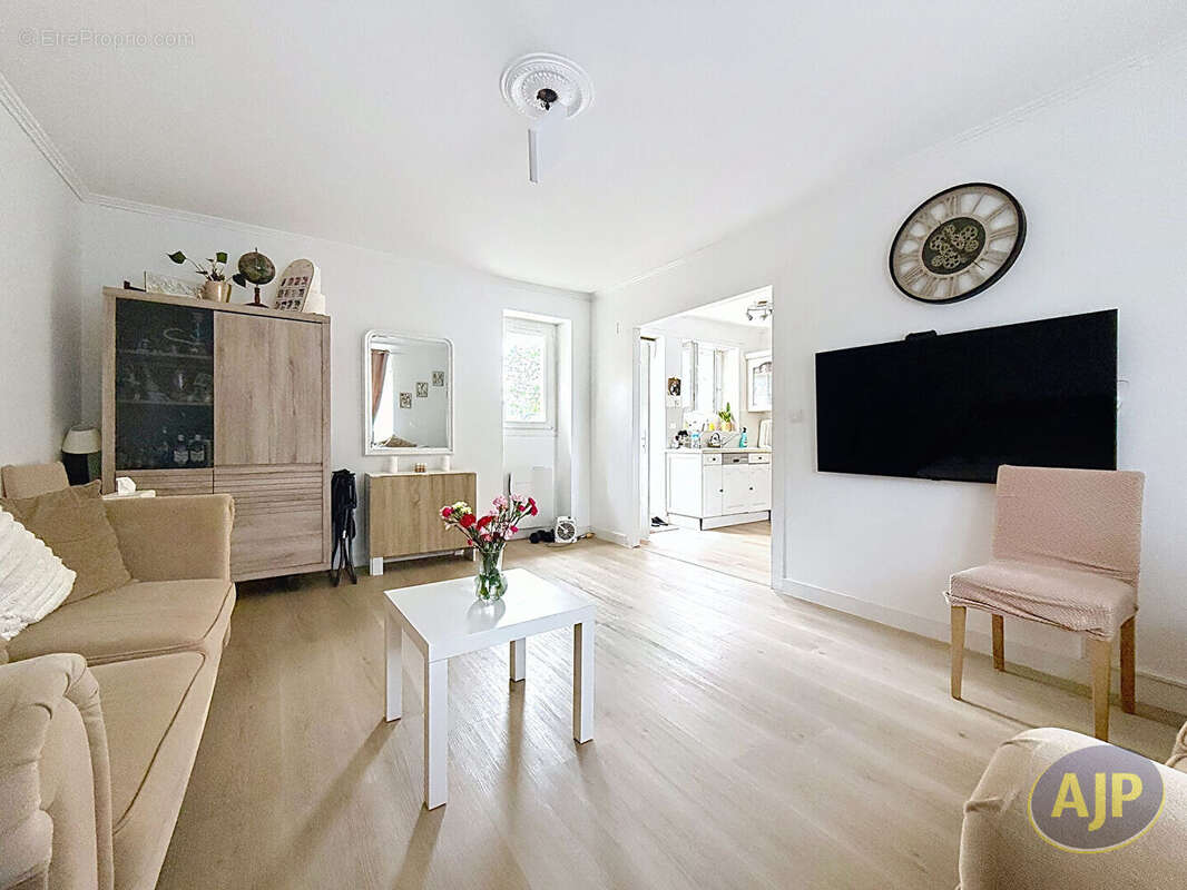 Maison Sainte Pazanne 74 m2 + grand garage - photo 4