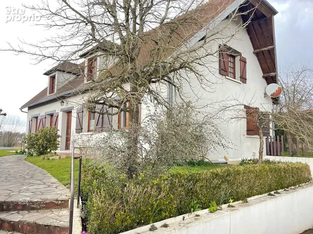 Photo Maison à Songeons au prix de 242 500€