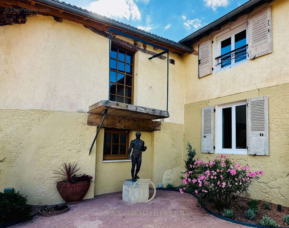 Maison à MONTAIGUET-EN-FOREZ